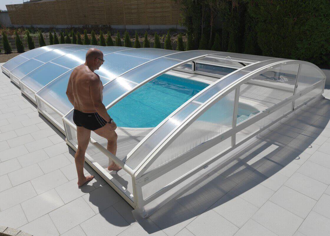 Abri télescopique pour piscine