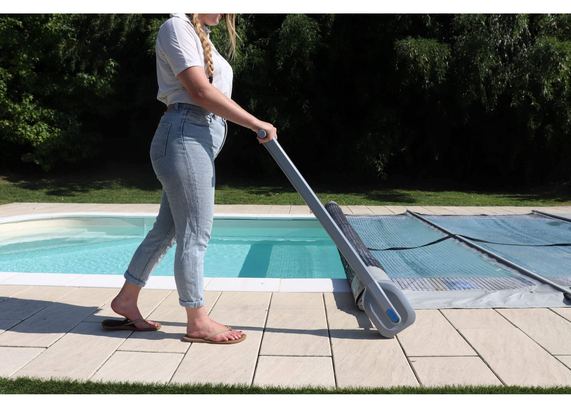 Installation Et Utilisation D'un Enrouleur Pour Bâche De Piscine