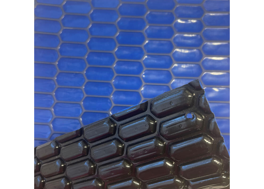 Couverture à bulles bleue-noire