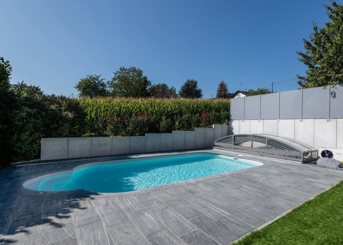 Abri télescopique pour piscine