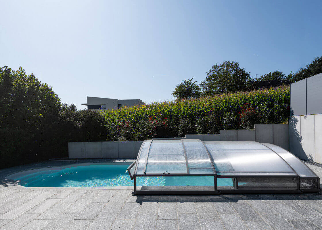 Abri télescopique pour piscine