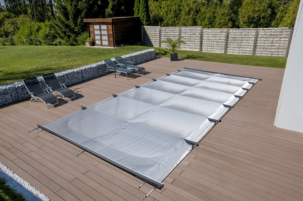 Bâche à barres ou couverture d'hivernage pour ma piscine ?