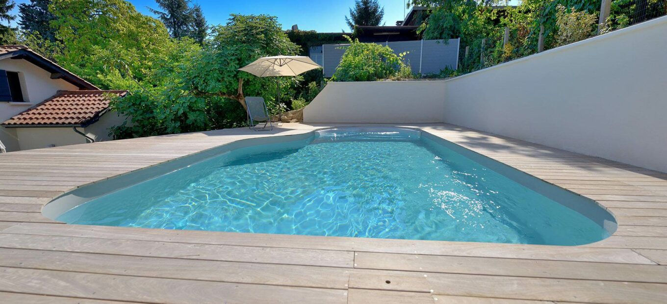 piscine en kit proche de limite terrain