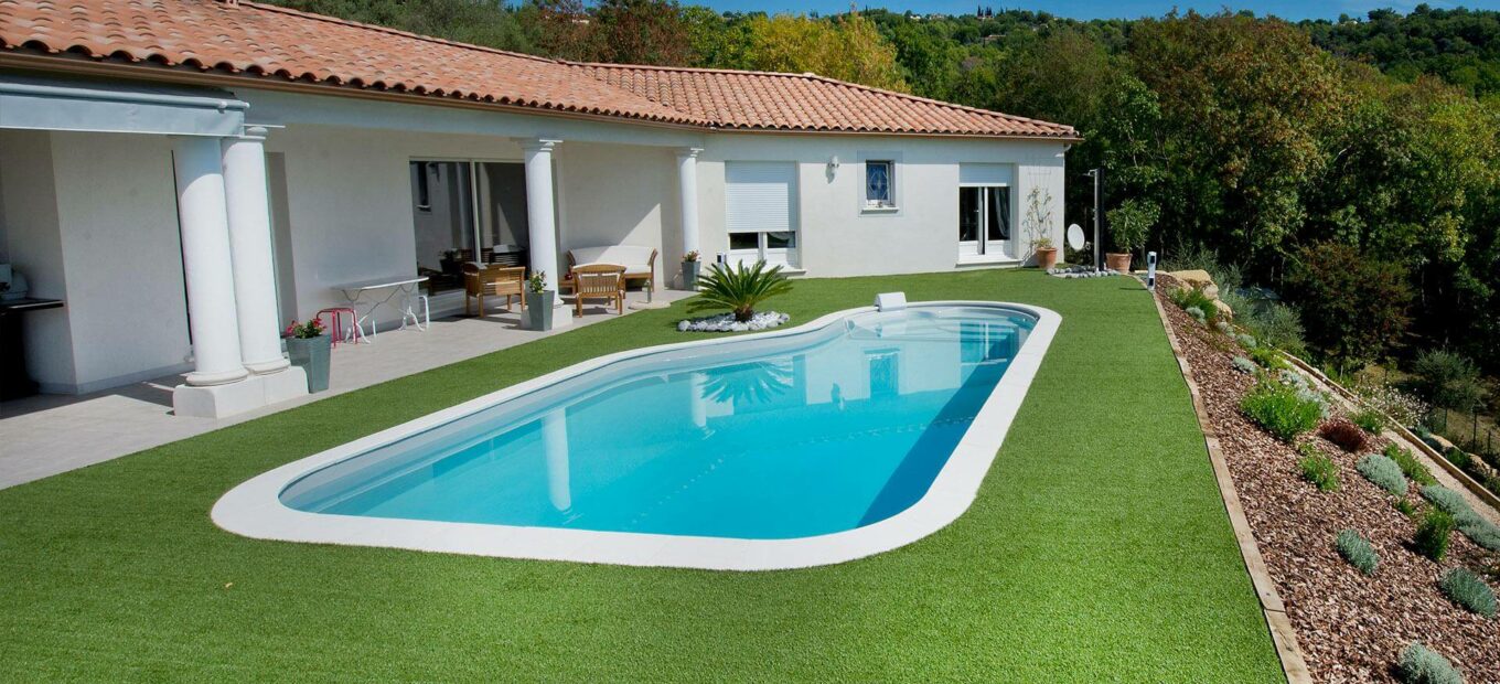 piscine en kit implantation terrain en pente