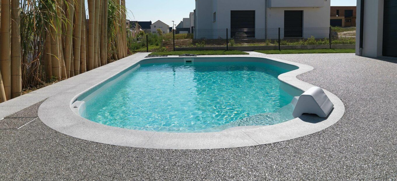 aménagement piscine enterrée en kit