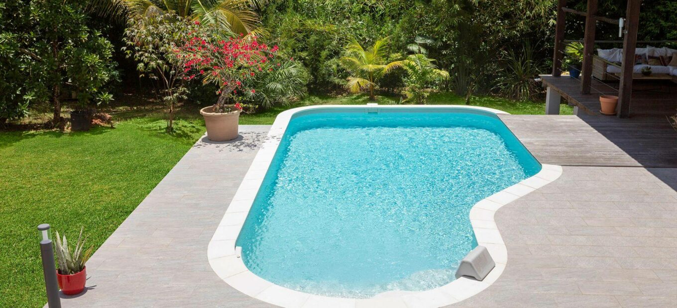 piscine confort forme libre