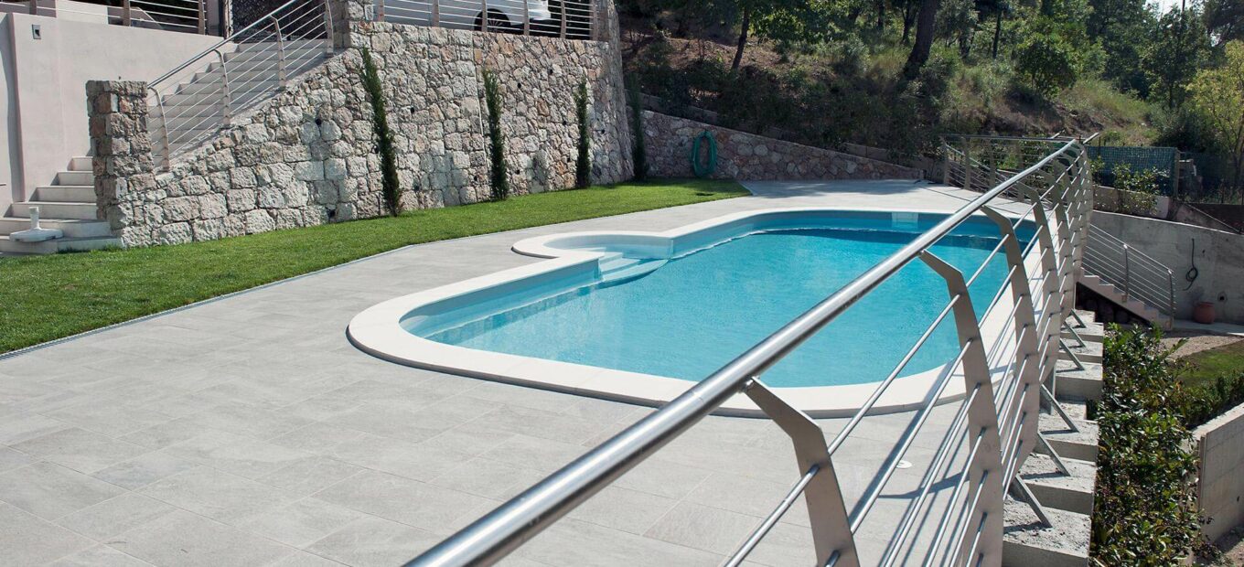 piscine kit 8x 4 terrain en terrasse