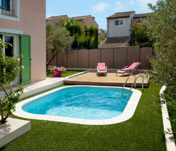 Mini piscine rectangle pour petit jardin