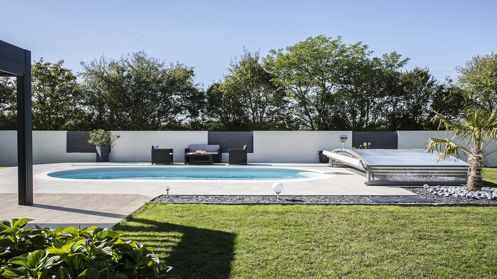 Achat abri de piscine : notre guide d'achat pour bien le choisir - Côté  Maison