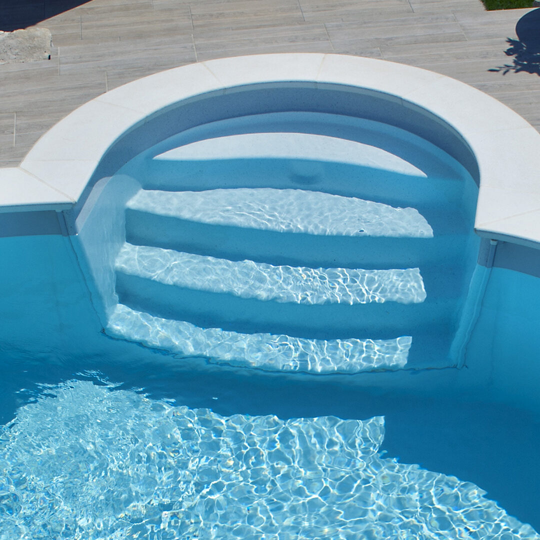 Escalier Orbis - choisissez votre futur escalier de piscine | Piscines ...