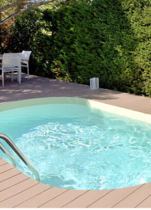 Piscine Olivia mini sur terrasse en bois