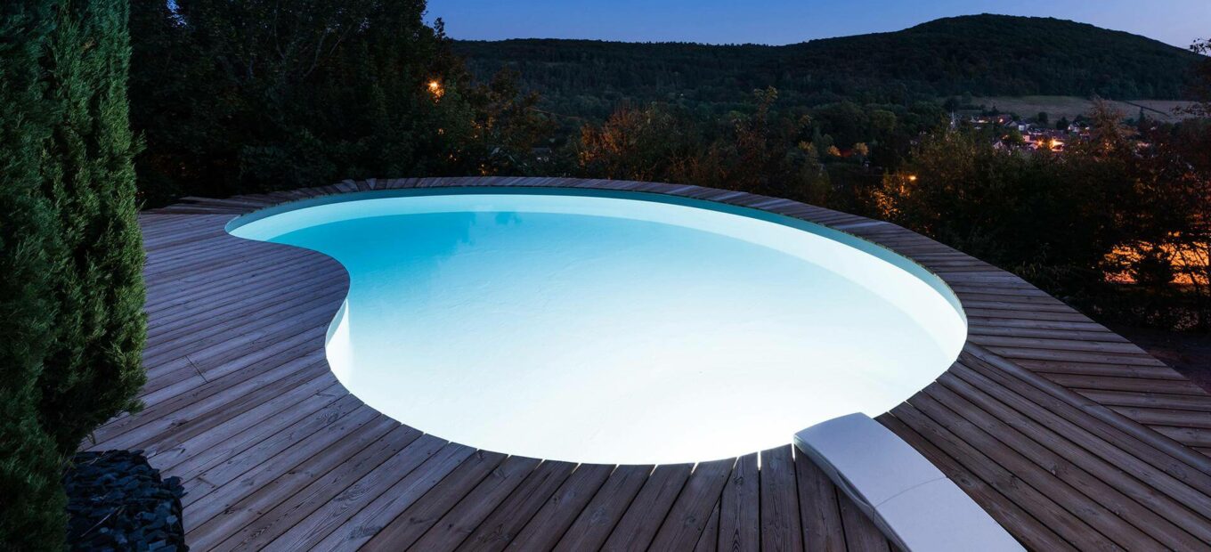 éclairage piscine nuit