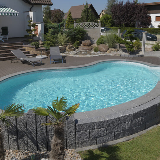 instalación de una piscina de cemento