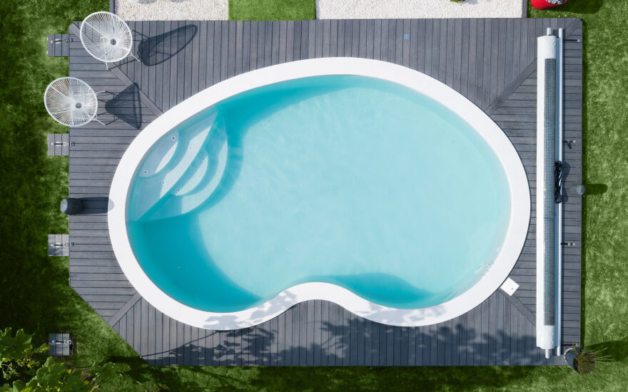 piscine forme haricot