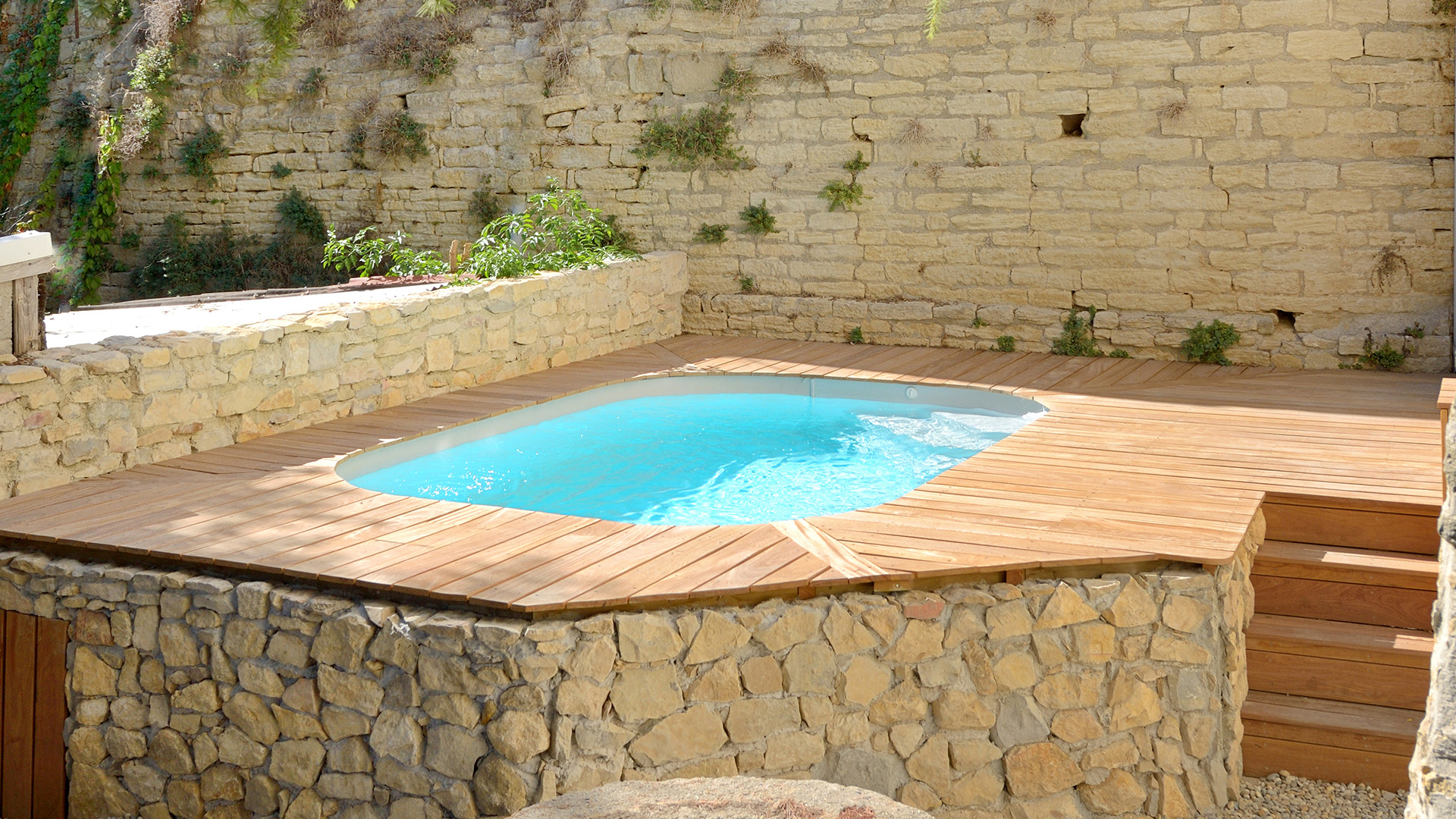 Cómo construir una piscina en un jardín pequeño?