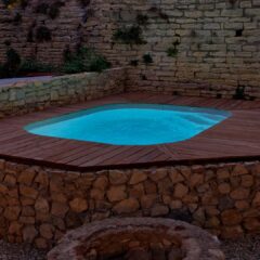 mini piscine Sara surélevée avec plage en bois de nuit