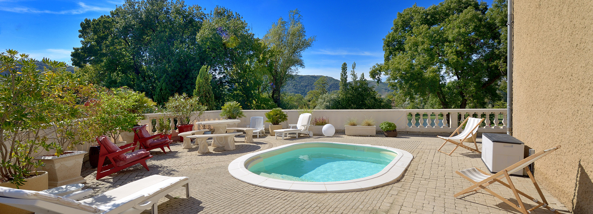 aménagement de piscine pour petit jardin ou terrain