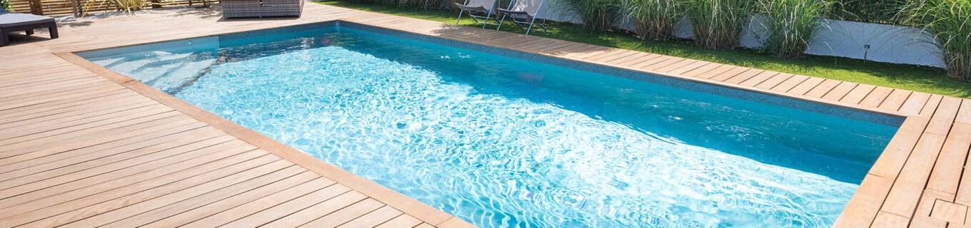 Piscine rectangle avec escalier confort