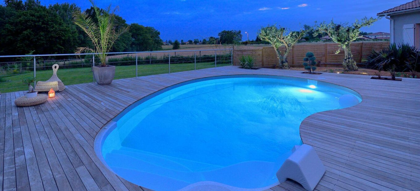 ambiance éclairage piscine de nuit