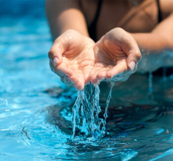 Eau de piscine limpide