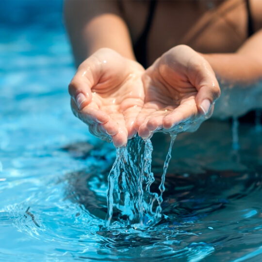 Eau de piscine limpide