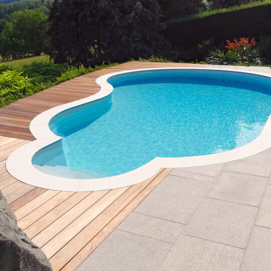 piscine forme libre enterrée