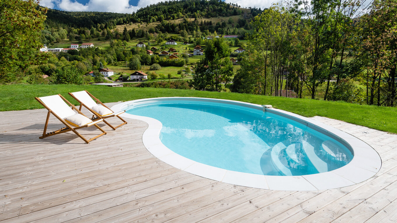 Piscine miroir à débordement