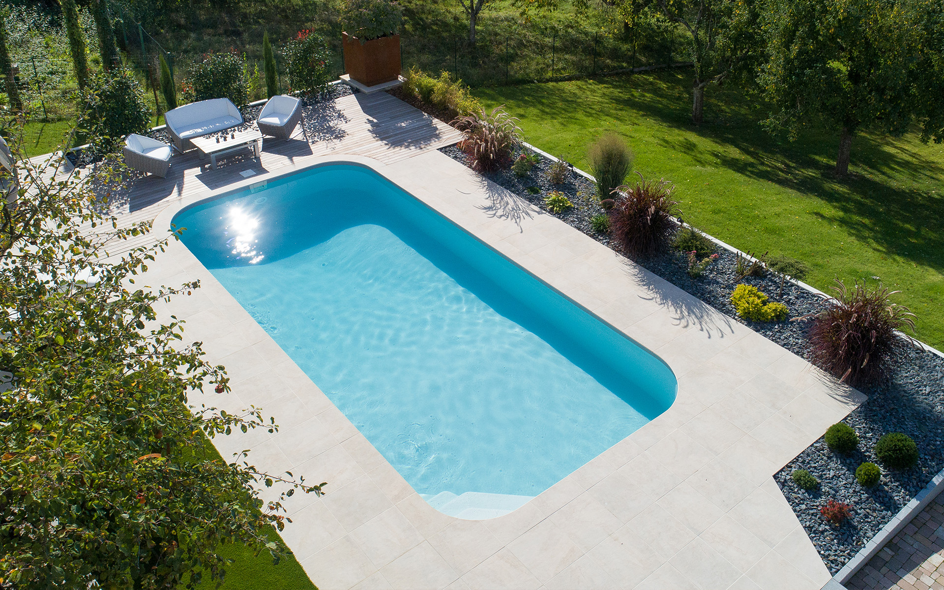 cortar a tajos Cava Algún día Desafía el color para la decoración del borde de tu piscina! | Piscinas  Waterair