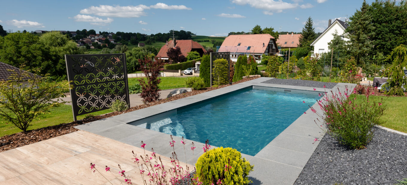 rechthoekig zwembad met modern design