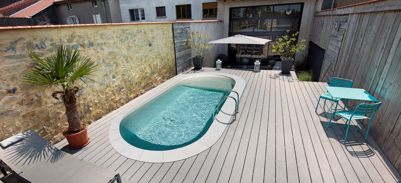 piscine ovale pour terrain étroit