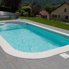 piscina de acero rectangular con cubierta a medida