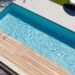 piscina rectangular enterrada con liner azul