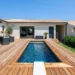 Piscina estrecha para jardín pequeño