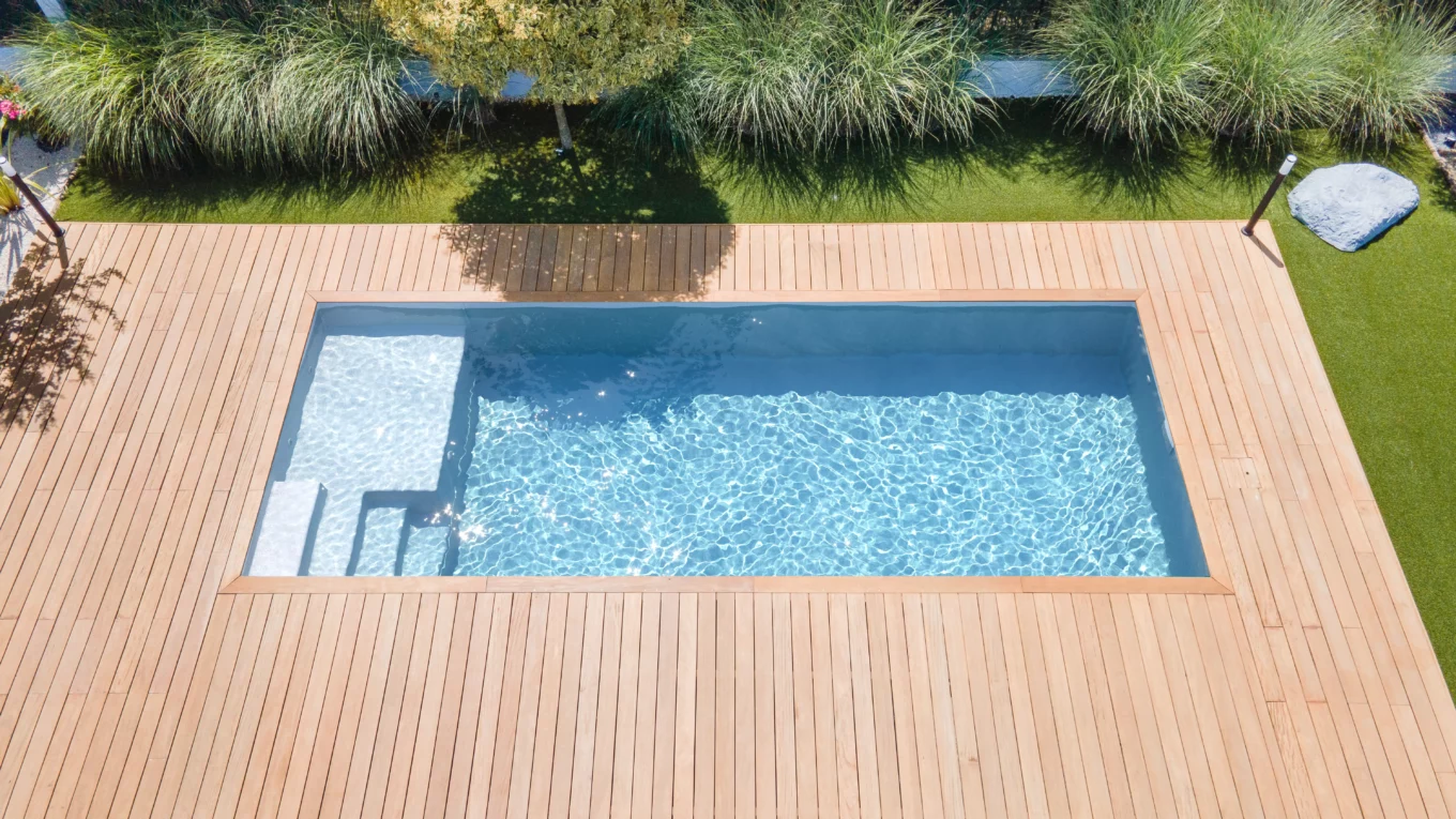 piscine rectangle escaliers