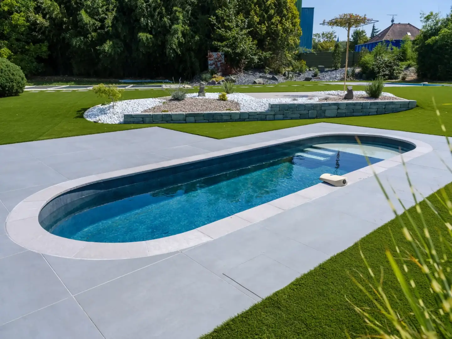 avantages piscine ovale