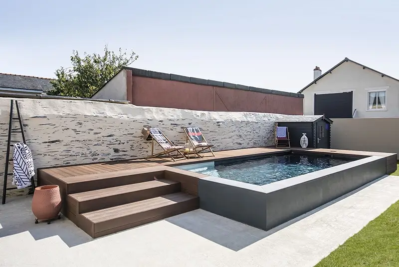 piscine semi-enterrée