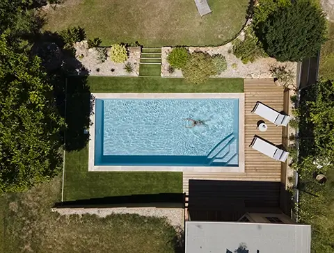 piscine rectangulaire esthétique personnalisable