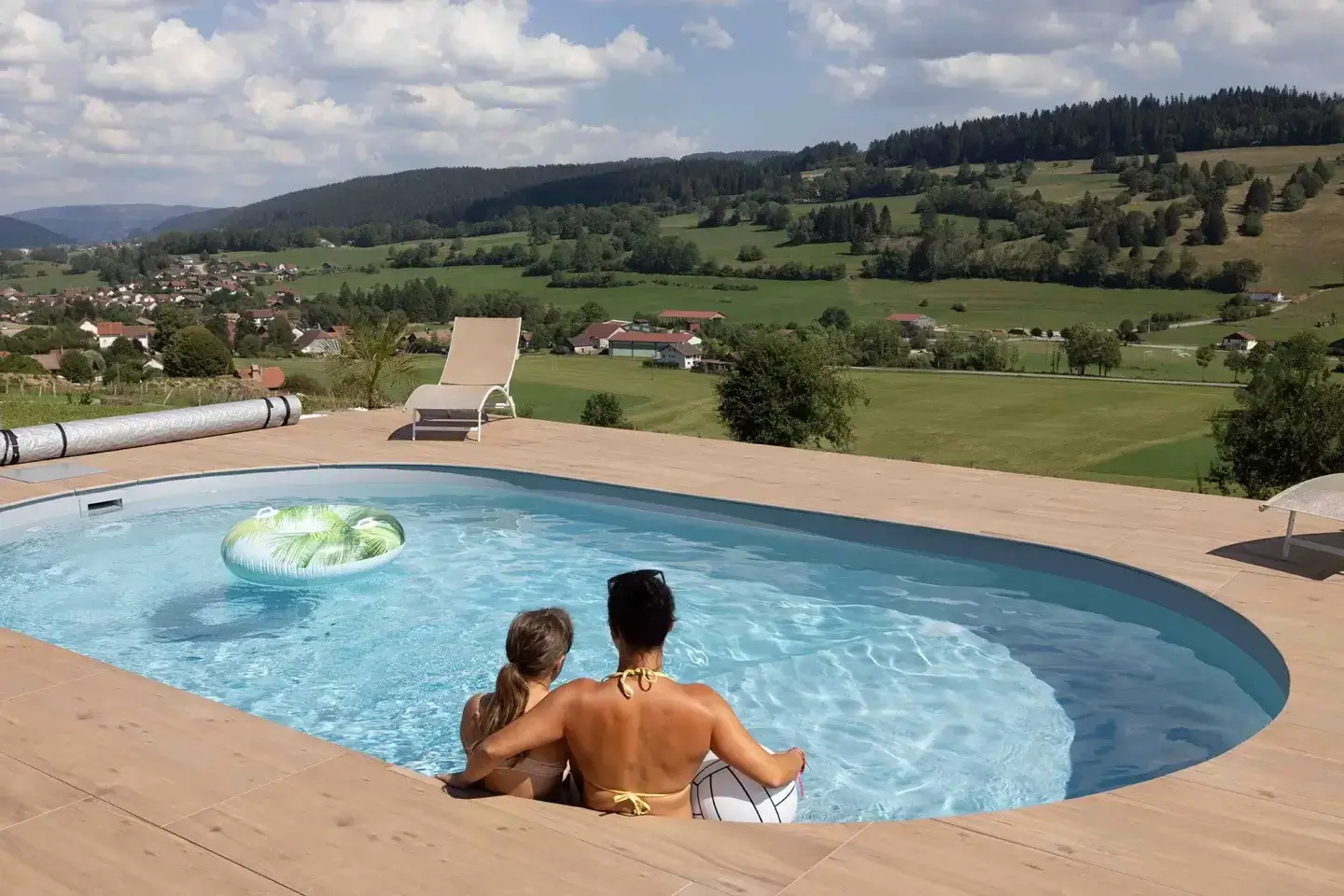 piscine ovale terrasse bois