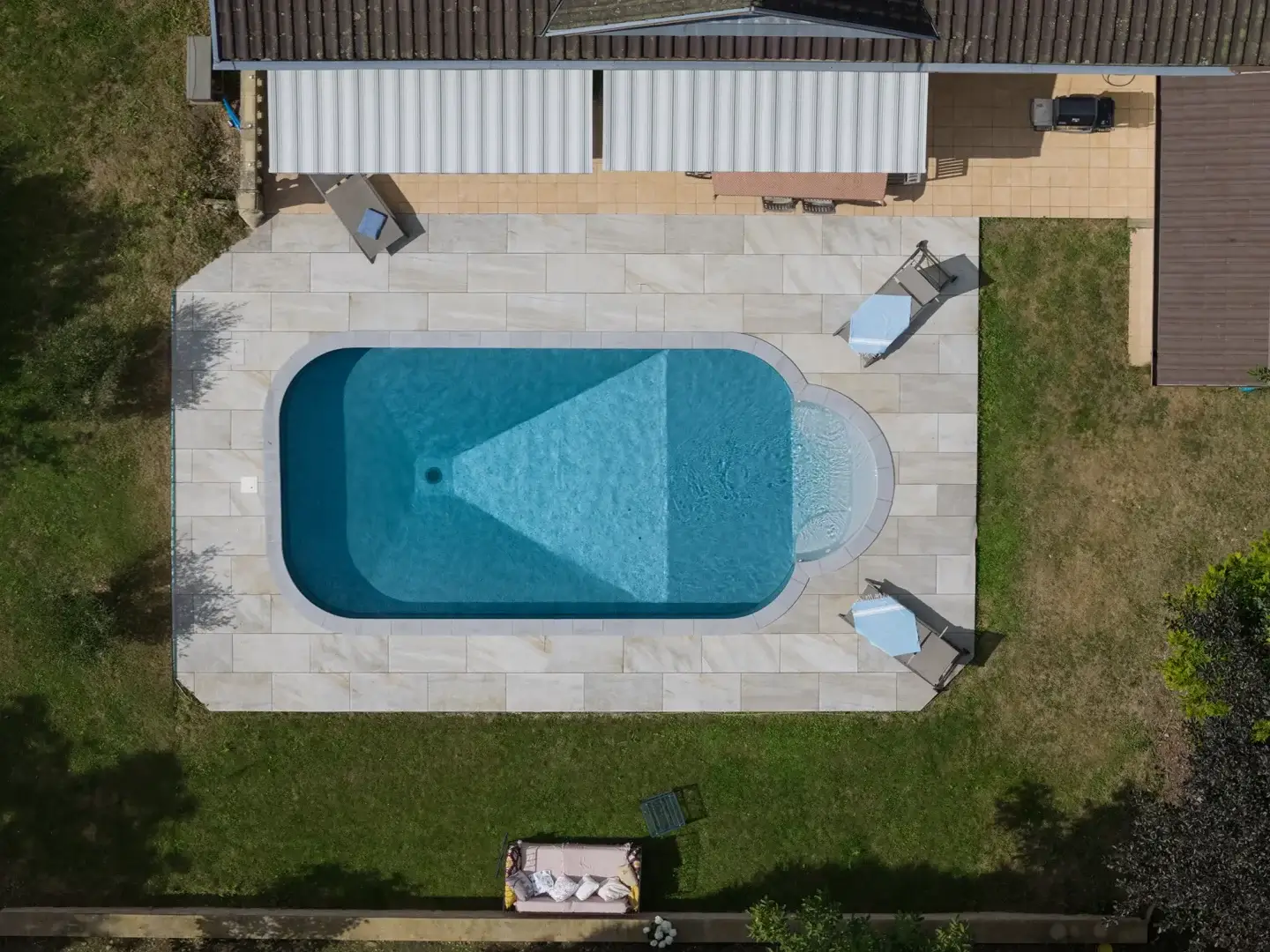 piscine sur mesure enterrée escalier intégré