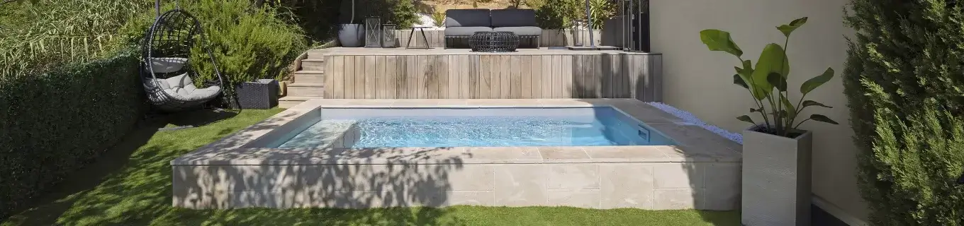mini piscine semi enterrée