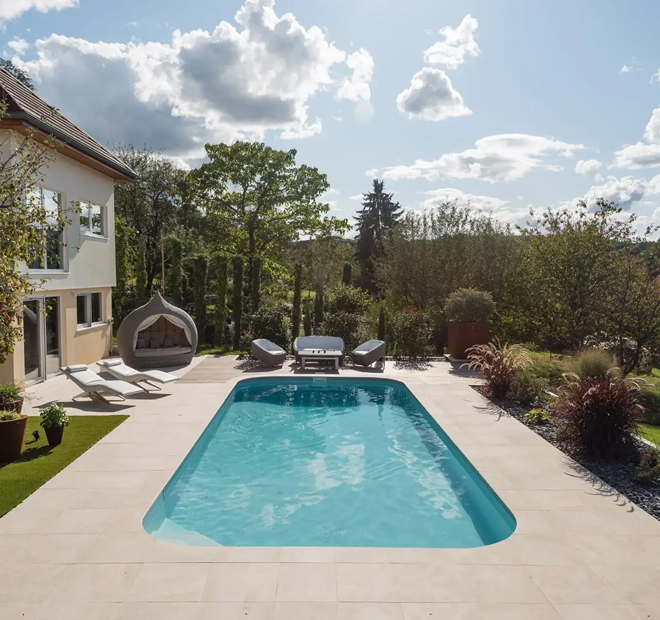 piscine rectangle bords arrondis enterrée
