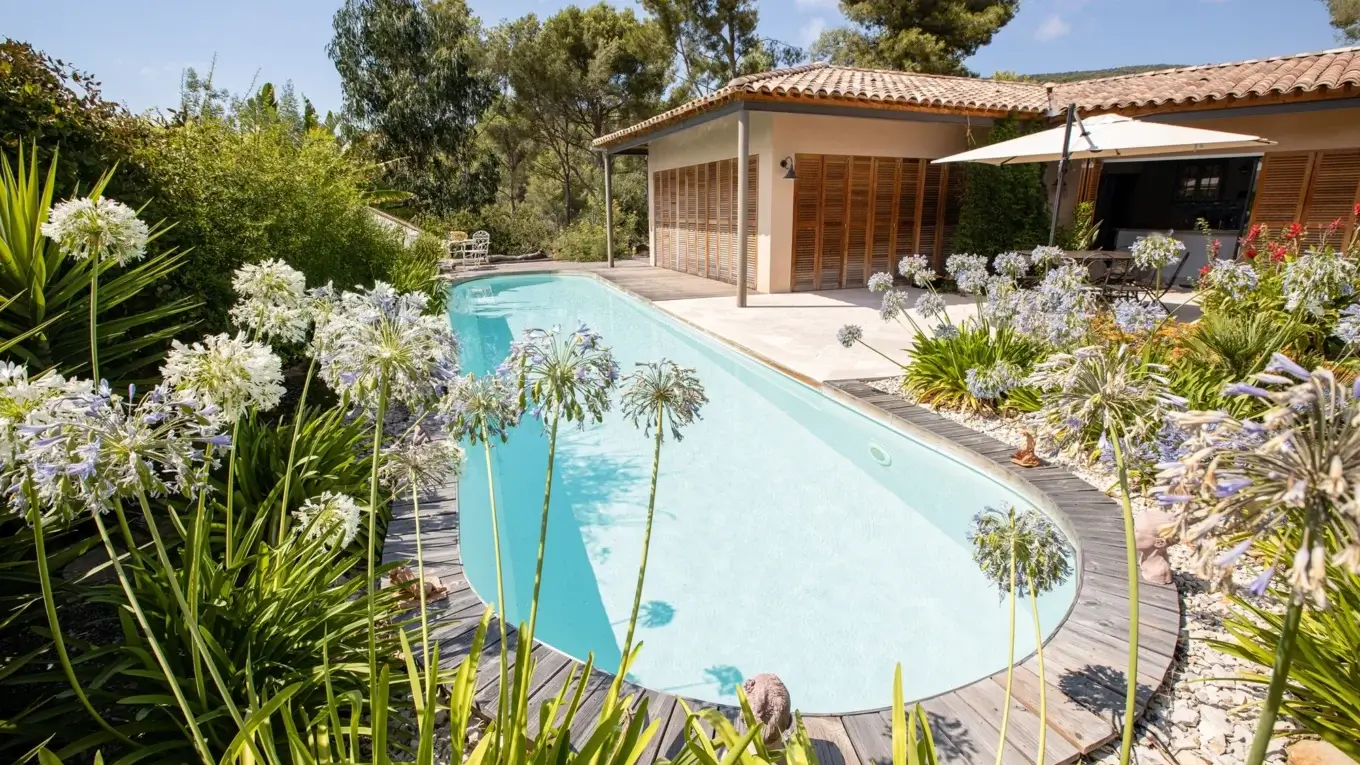 grande piscine ovale pour nager