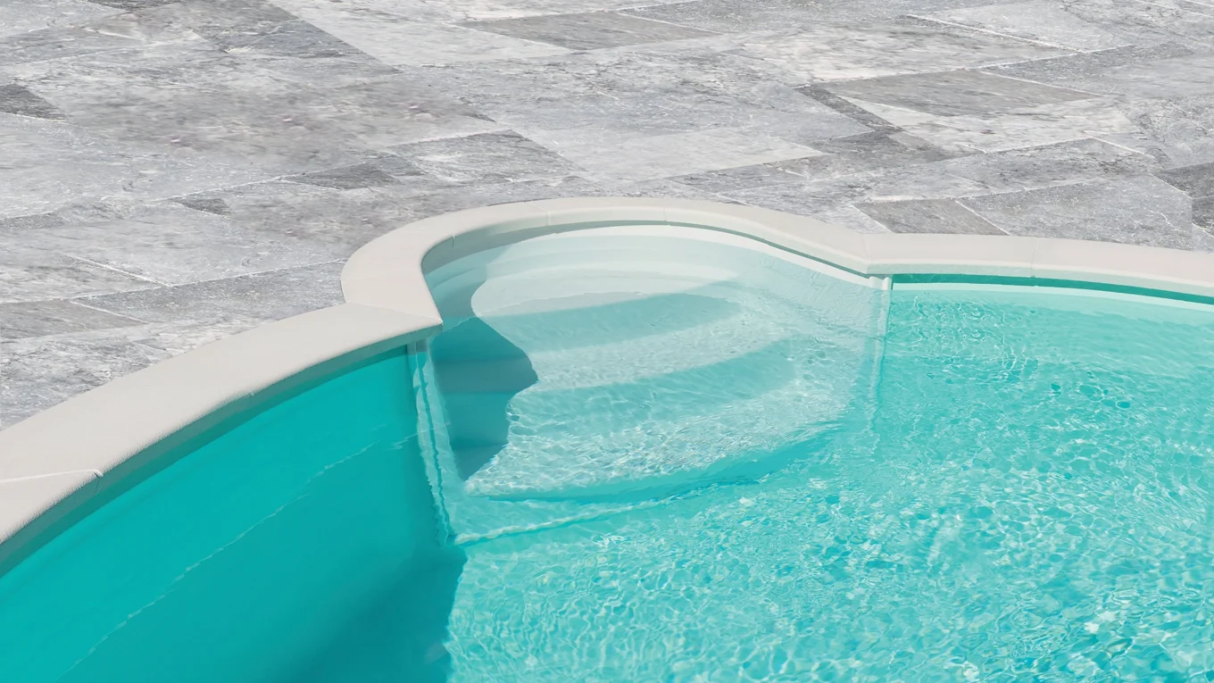 Escaliers piscine beige orbis