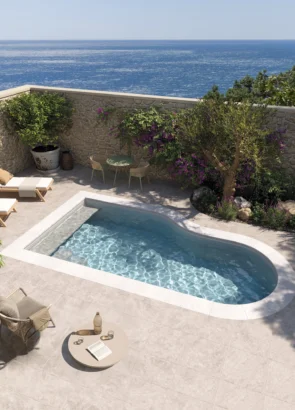 mini piscine forme libre terrasse beige