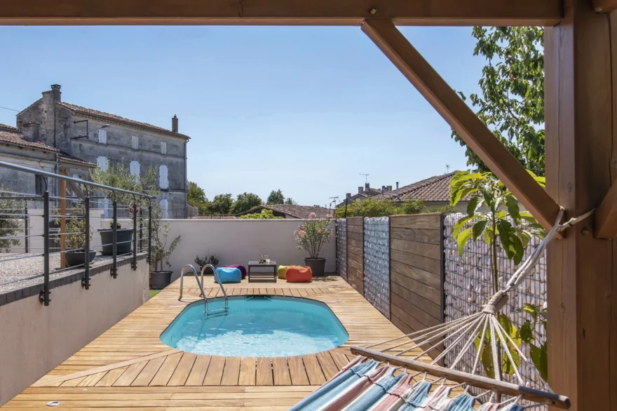 mini piscine ovale terrasse bois