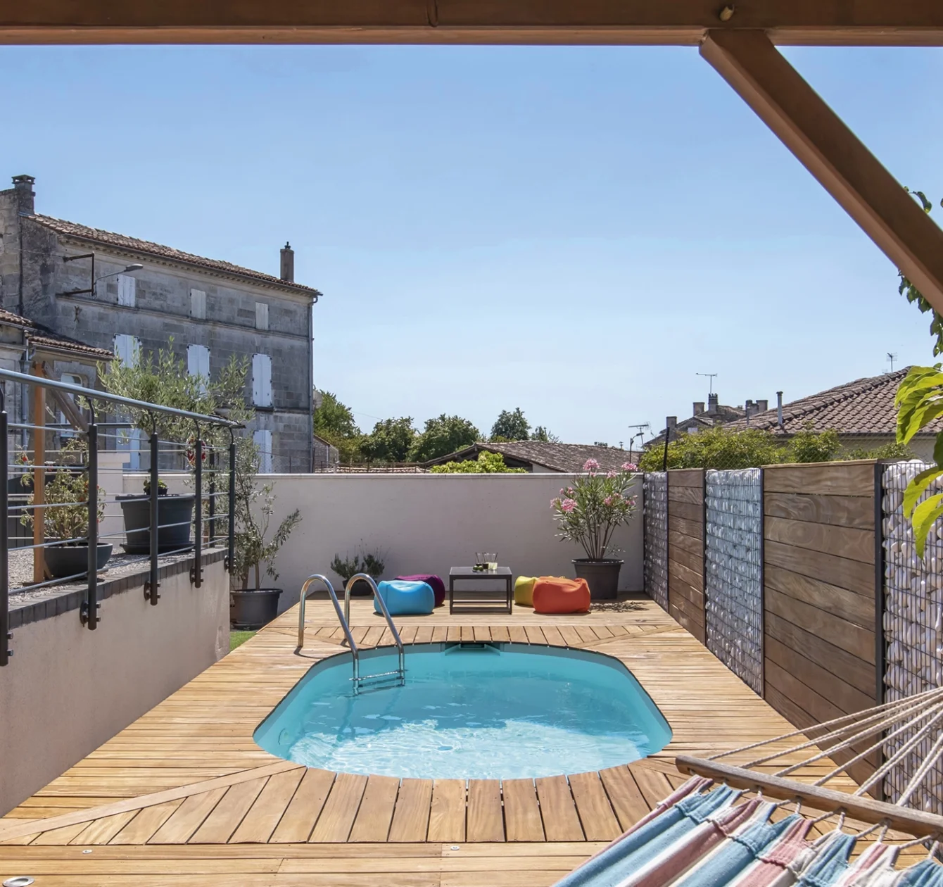 mini piscine ovale terrasse bois