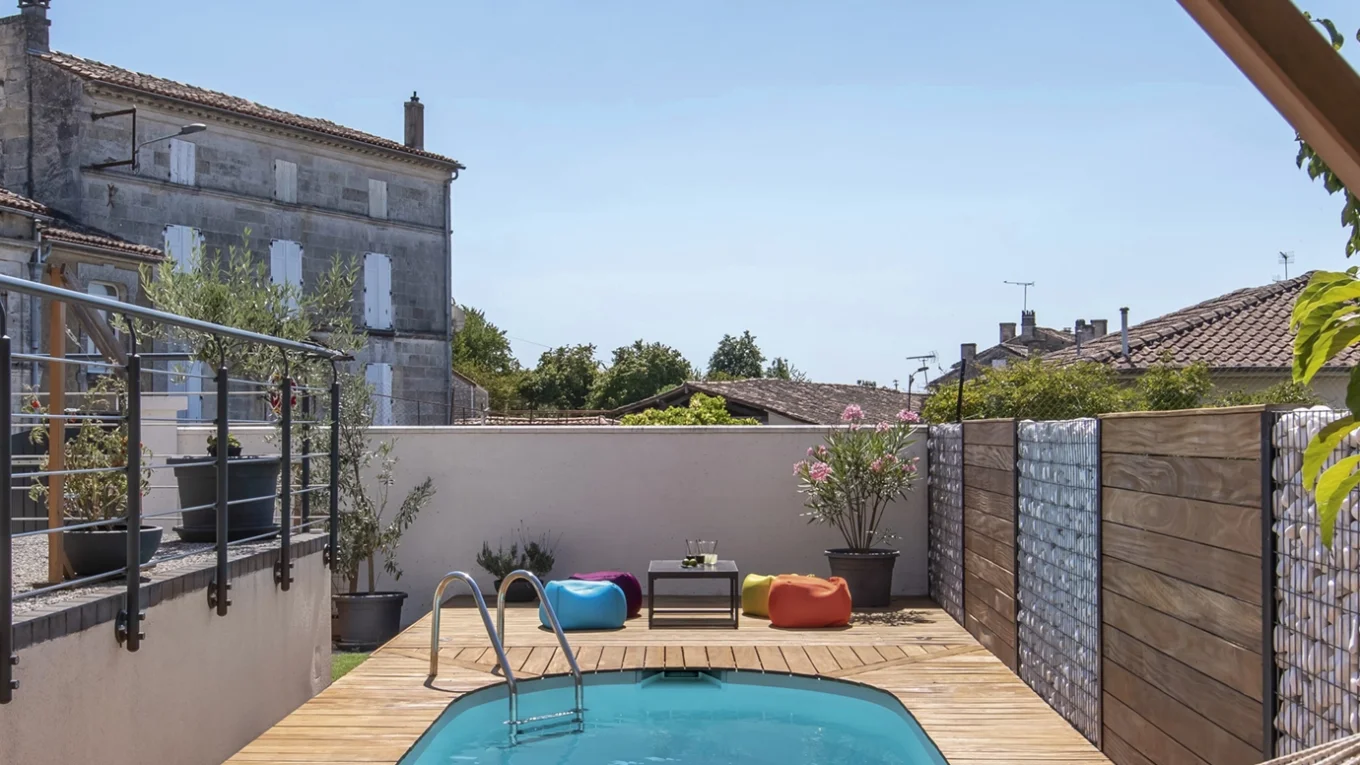 mini piscine ovale terrasse bois