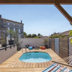 mini piscine ovale terrasse bois