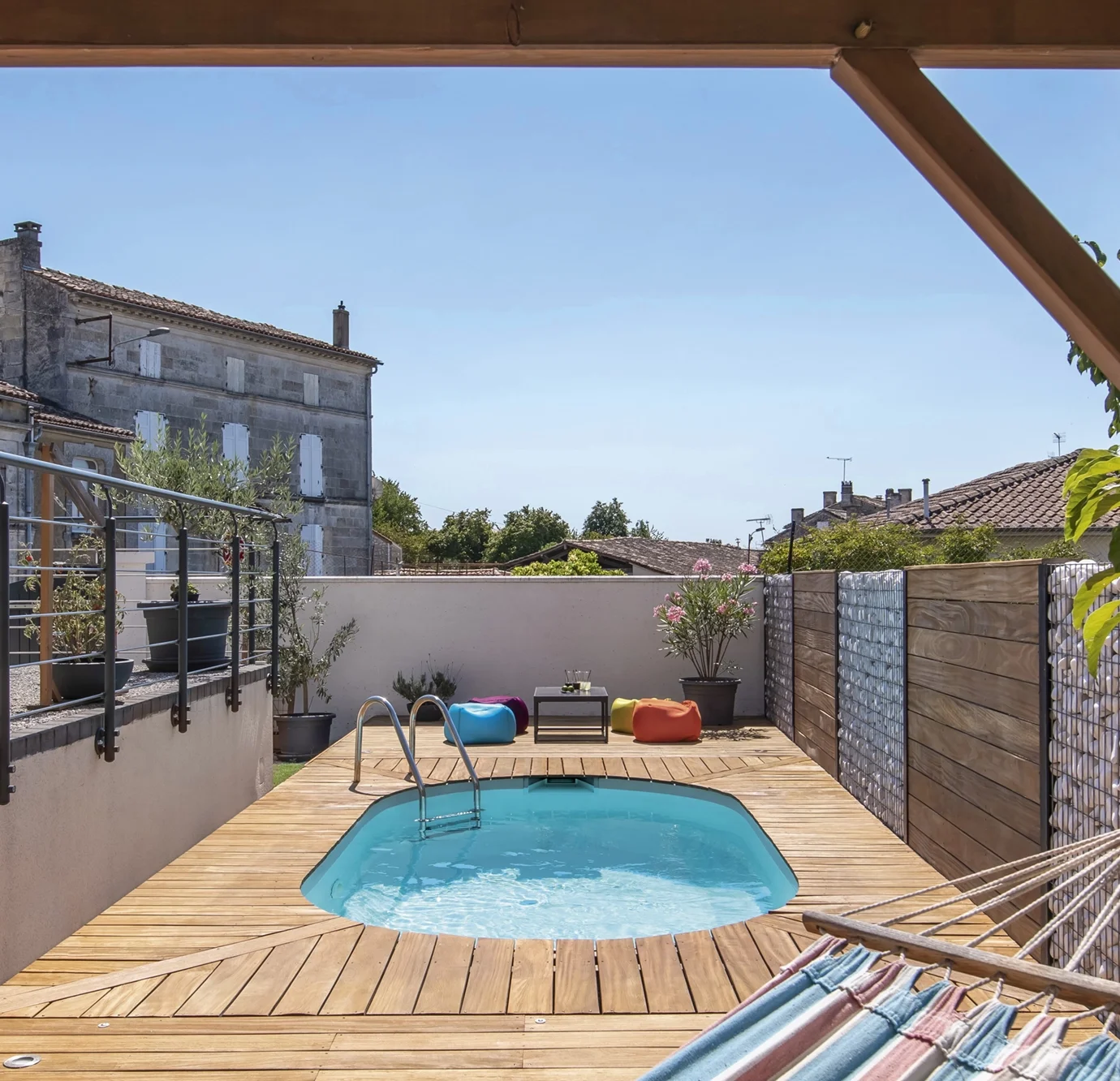mini piscine ovale terrasse bois