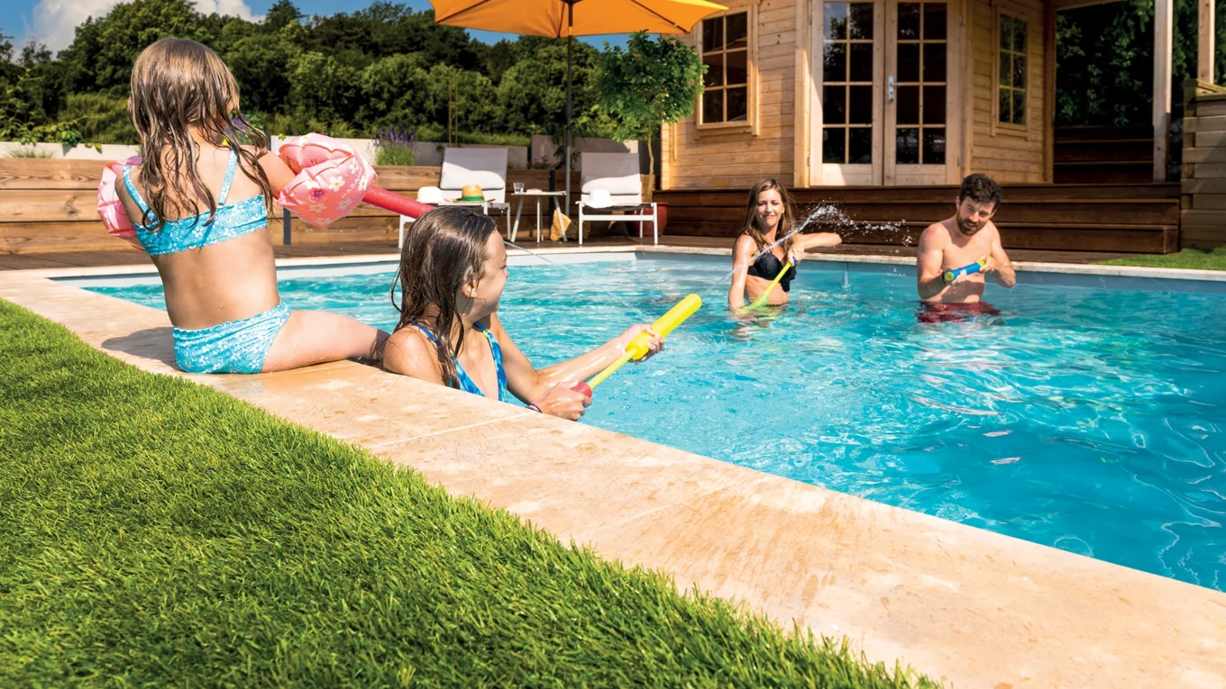 piscine rectangle jeux en famille